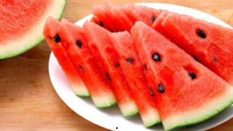 人吃瓜的真实情况视频,趣味视频大揭秘